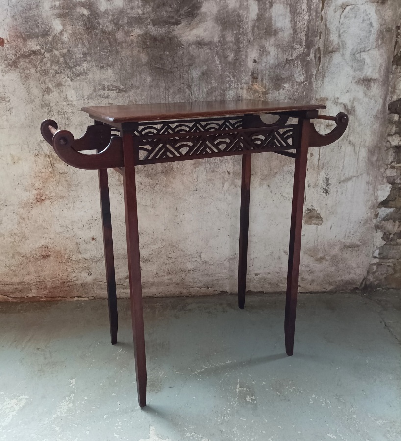 Antique Mahogany Small Wash Stand Table (2).jpg